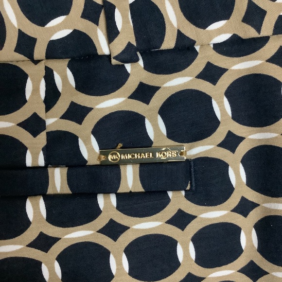 MICHAEL Michael Kors Geometric Print Shorts 9 - Picture 4 of 9